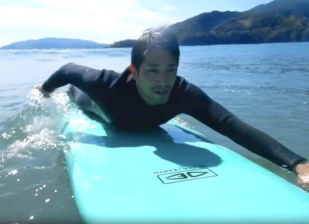 スポーツ経験のサーフィンにリンクさせる